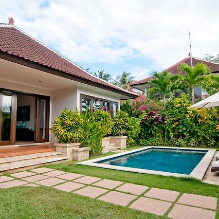 Villa Selaras Sanur Esterno foto